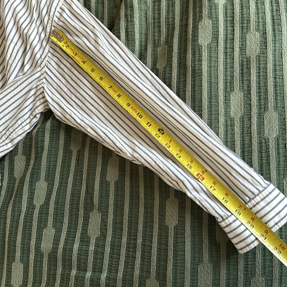 SOLD Everlane The Way-Short Shirt size M - Picture 5 of 6